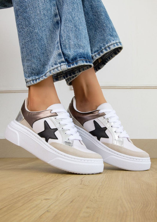 Aria 12 Star Sneakers